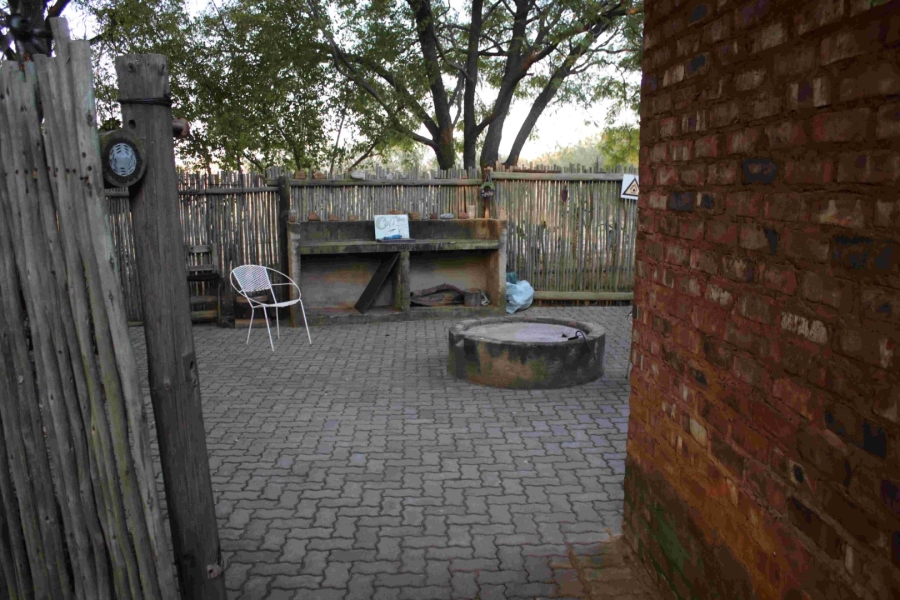 9 Bedroom Property for Sale in Schietfontein Ah North West